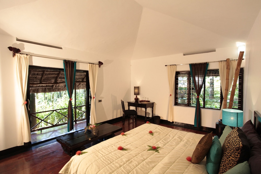 Elegant Cottage - Photo 13