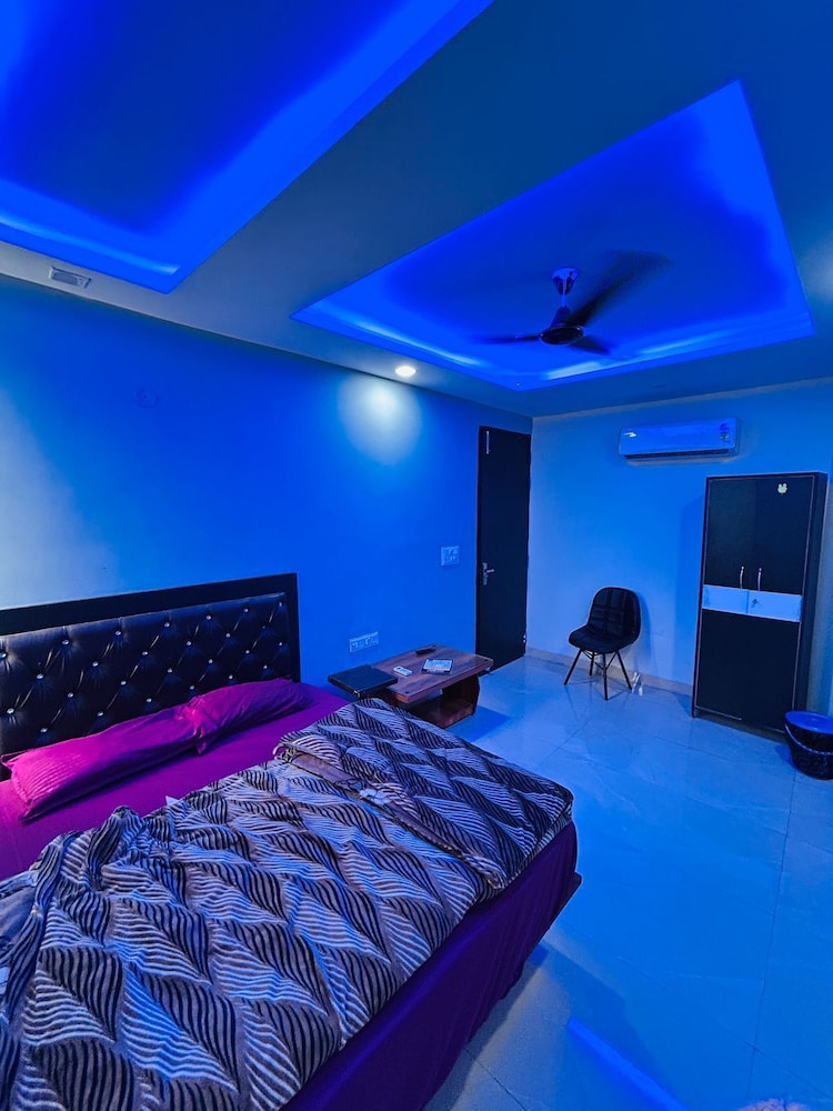 Deluxe Double Room, City View