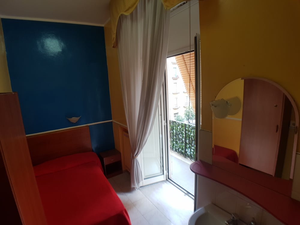 Single Room ( External Bathroom) photo 1