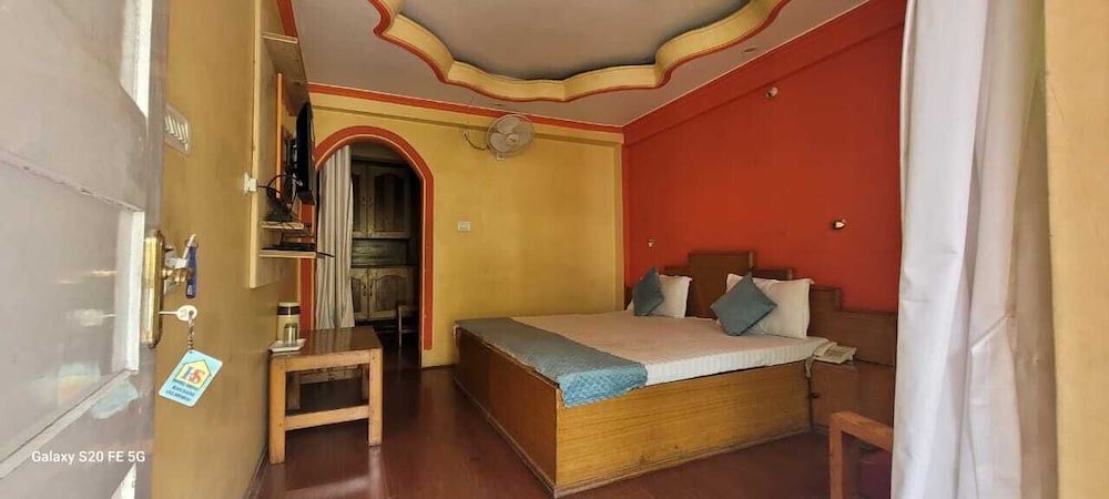 Deluxe Room - Photo 2