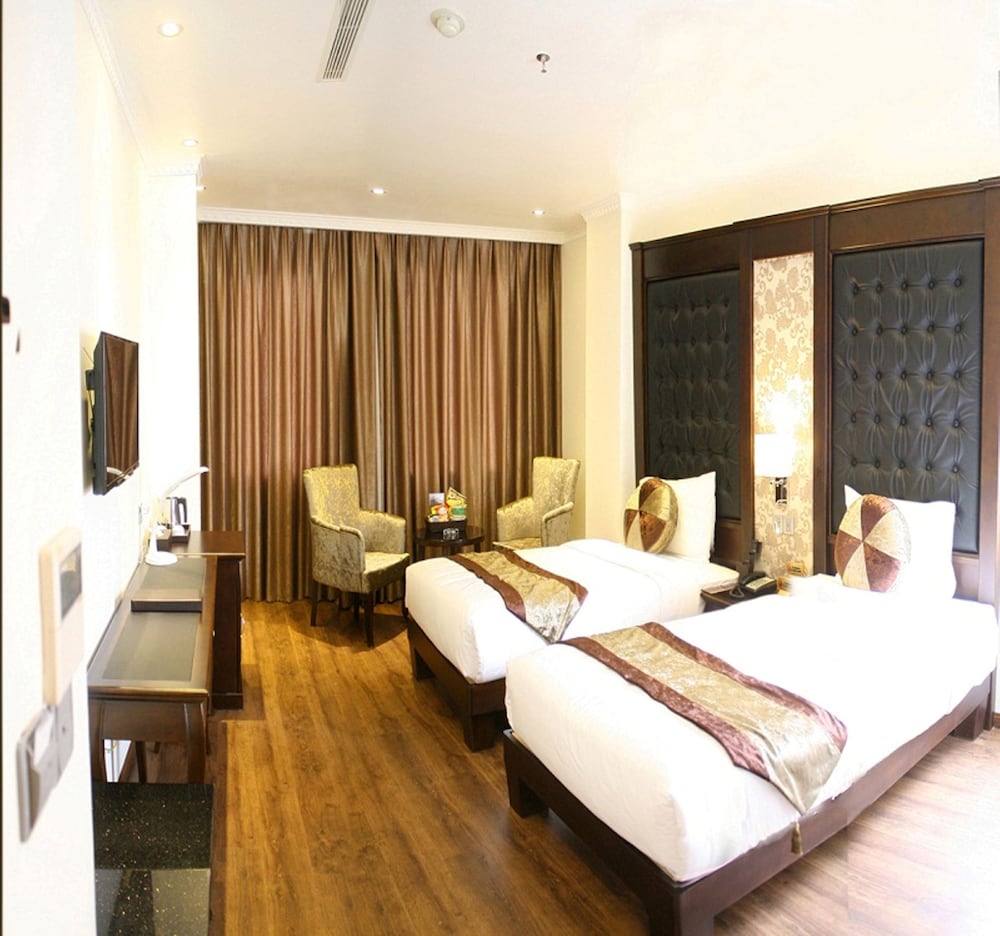 Deluxe Double or Twin Room, City View photo 3