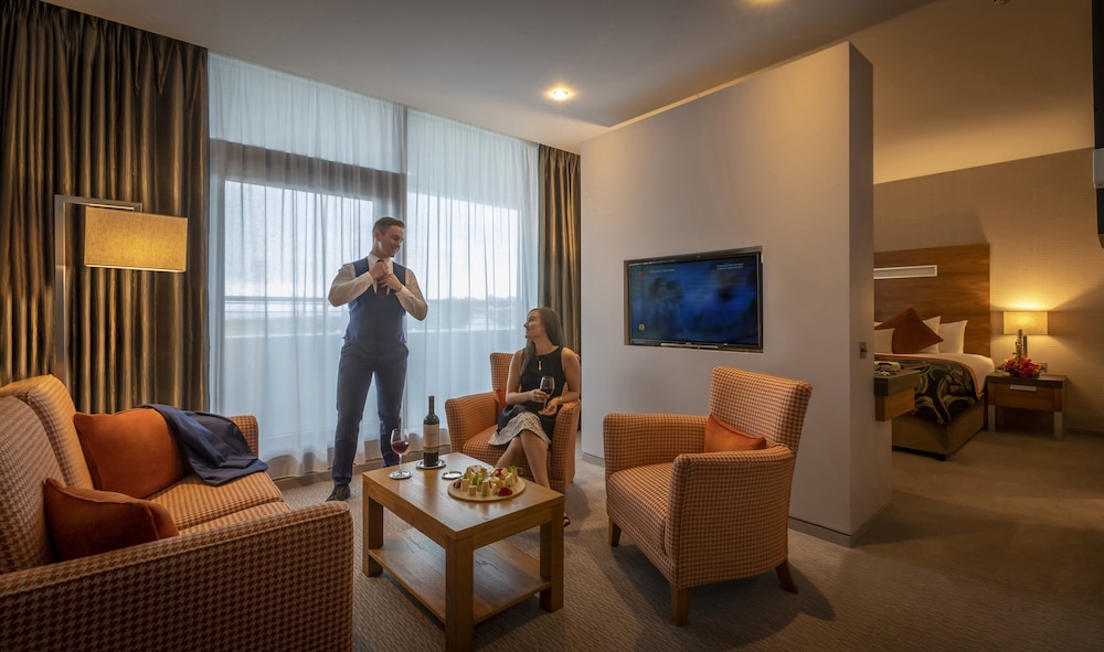 Executive King Suite - Photo 1