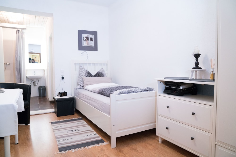 Double Room, 1 Twin Bed, Garden View (Brown / Grey Nr 3) photo 1