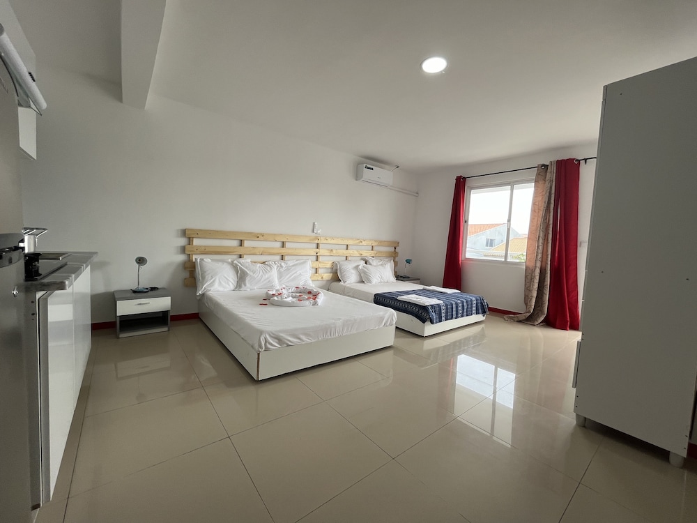 Deluxe Studio Suite