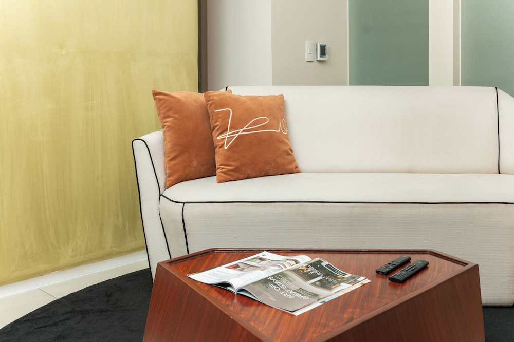 Barcelona Suite (With Tub) - Photo 18