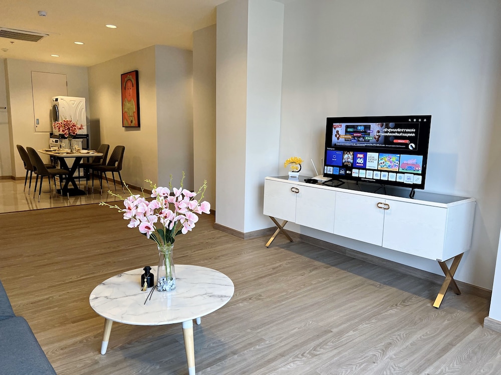 2 Bedrooms Exclusive Apartment (Unit 303) photo 1
