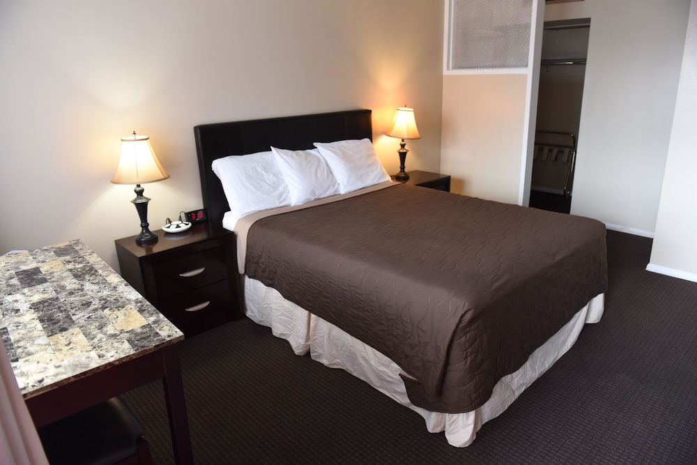 Room, 1 Queen Bed photo 1
