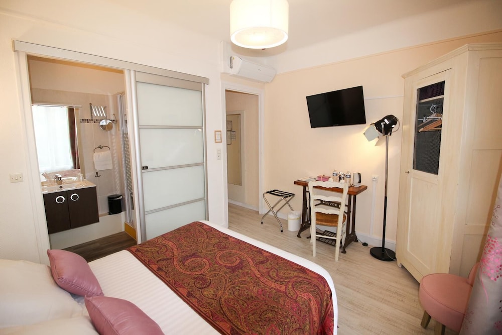 Classic Double Room, Ensuite (Safran) photo 3