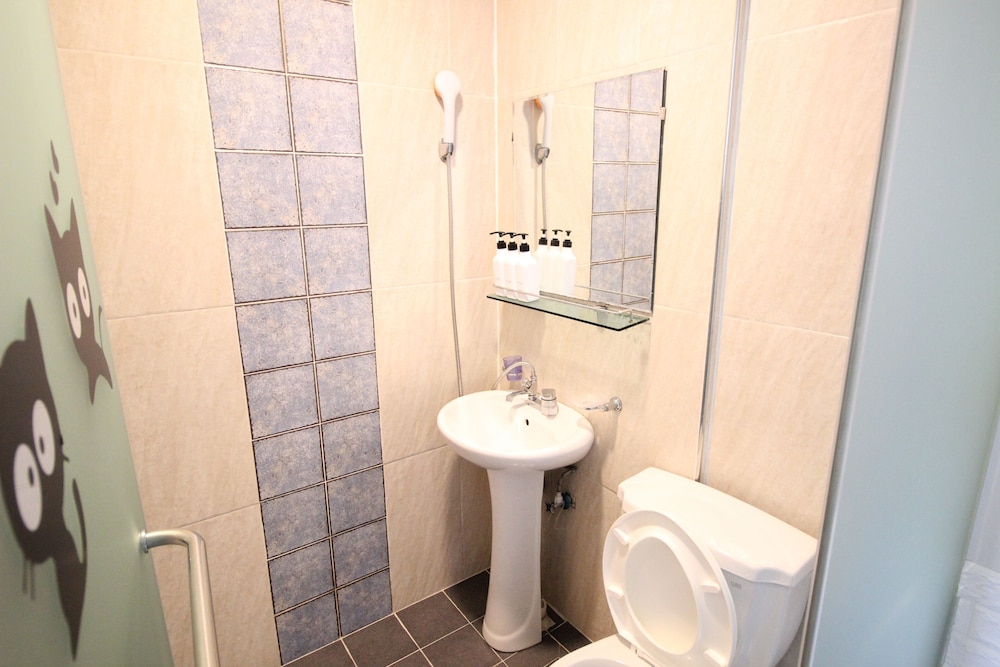 Quadruple Room - Photo 14