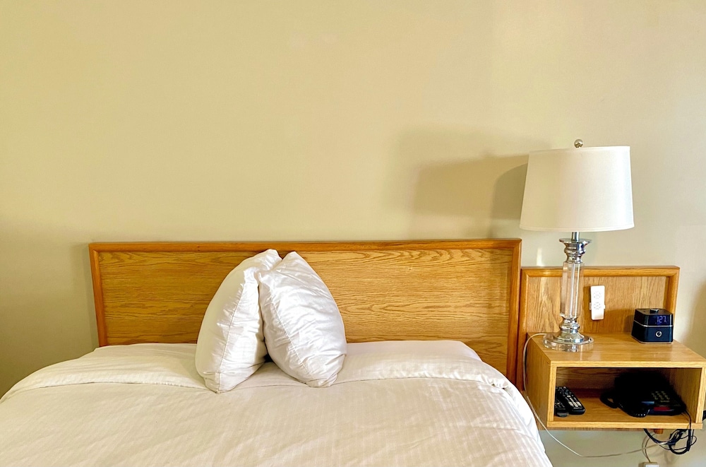 Room, 1 Queen Bed, Kitchenette photo 1