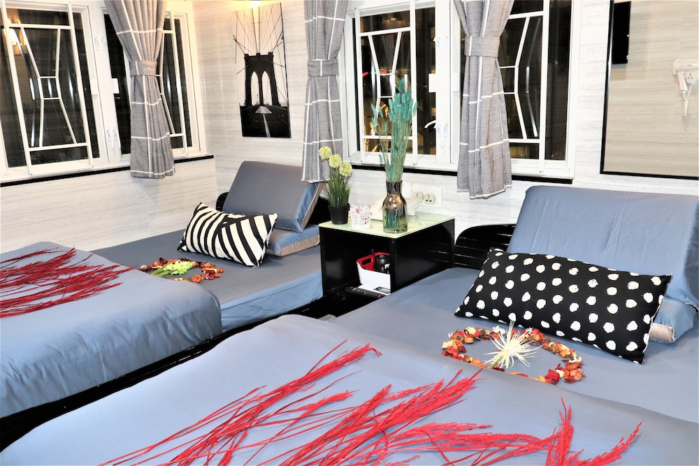 Deluxe Quadruple Room