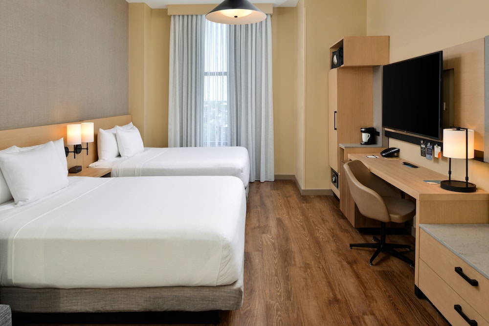 Room (Shower, 2 Queen Beds and 1 Sofa Bed) - Photo 3