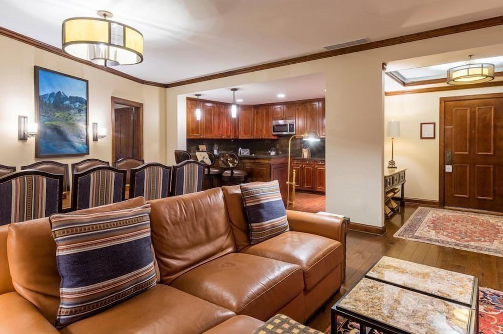 Condo (Aspen_Ritz_Carlton_PREMIER_03)