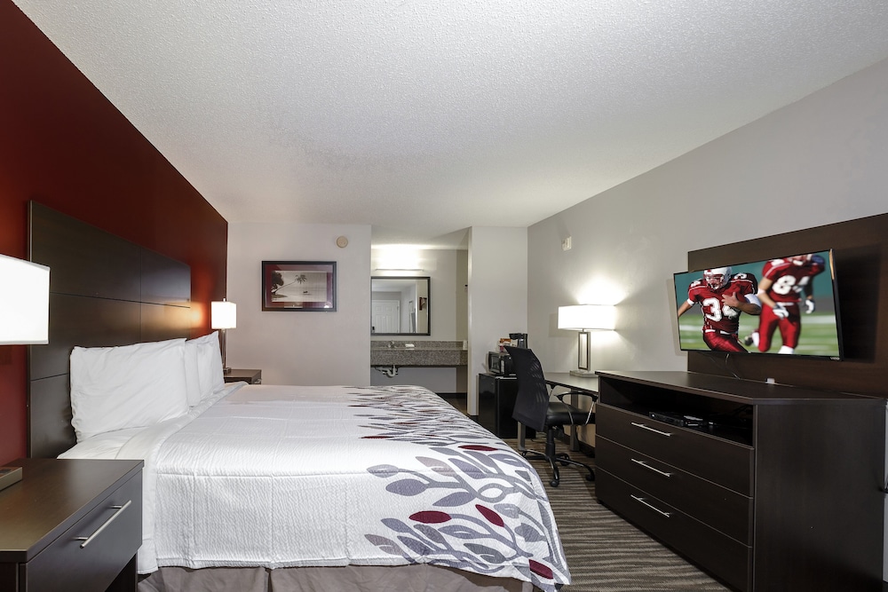 Superior Room, 1 King Bed, Non Smoking - Photo 7