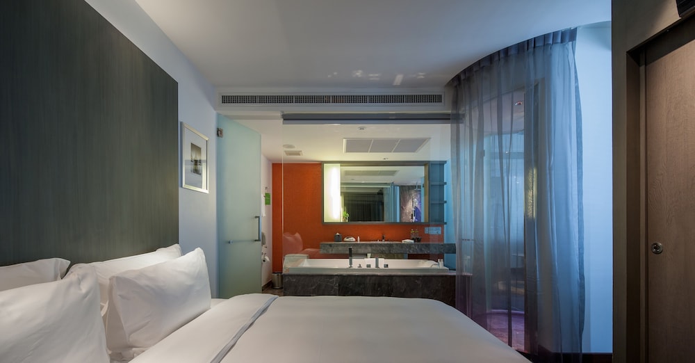 Premier Suite (Full Spectrum Suite)