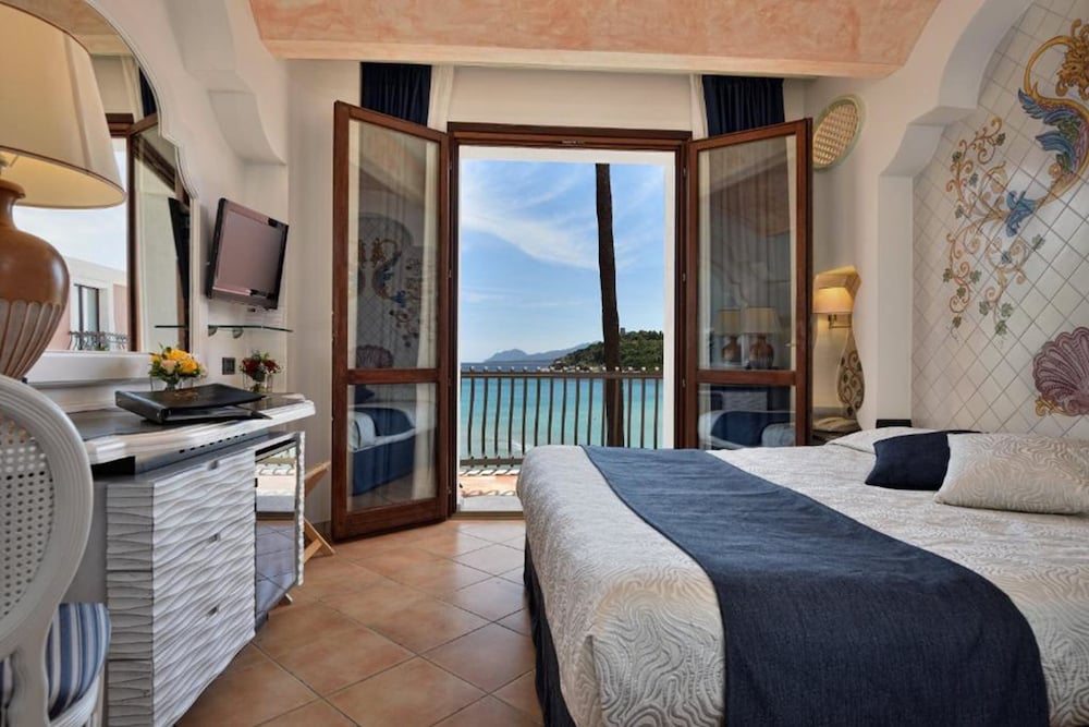Superior Triple Room photo 3