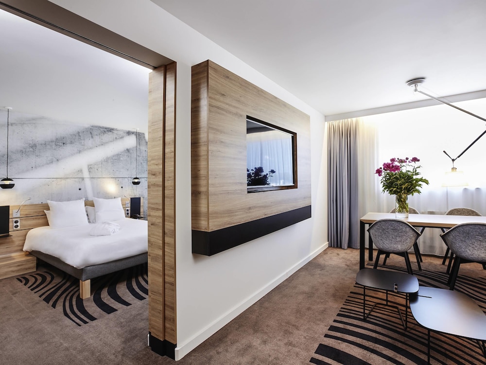 Superior Suite, 1 Queen Bed with Sofa bed photo 2