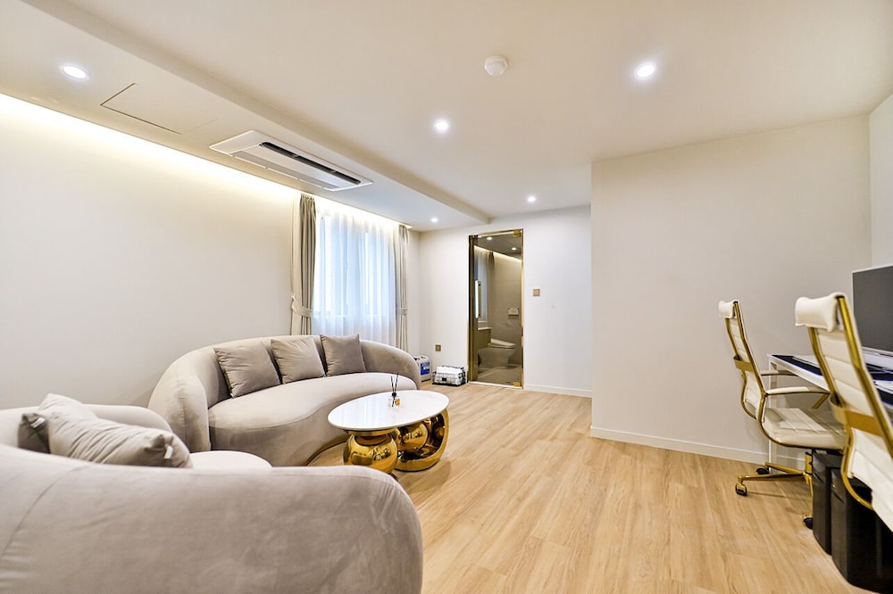 Family Suite - Photo 1
