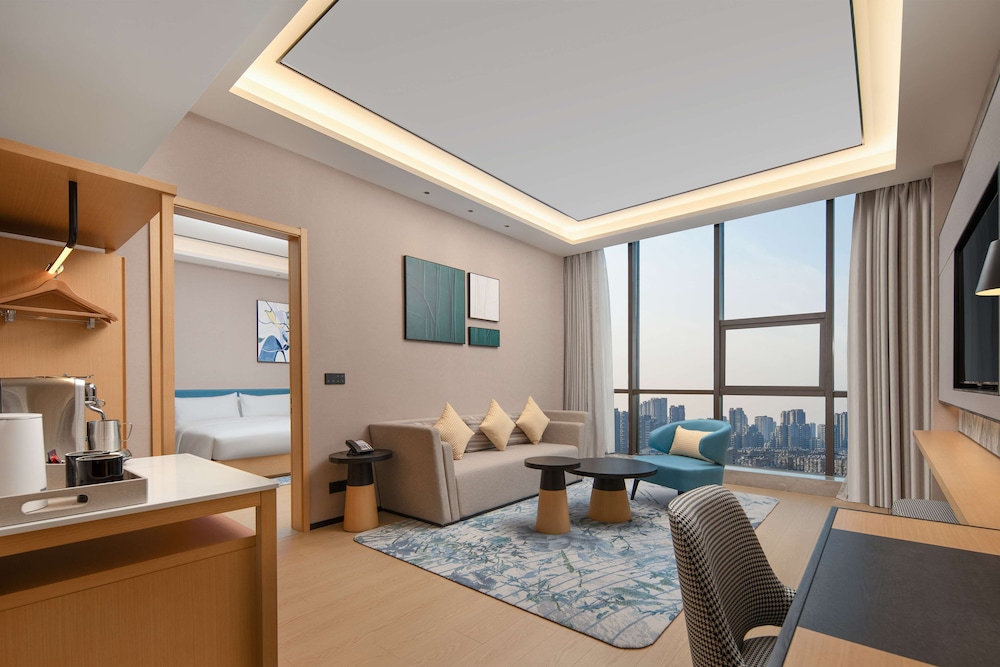 Deluxe Suite, 1 King Bed