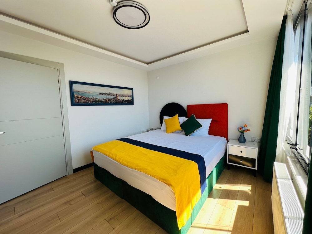 Standard Double or Twin Room, Partial Sea View photo 3