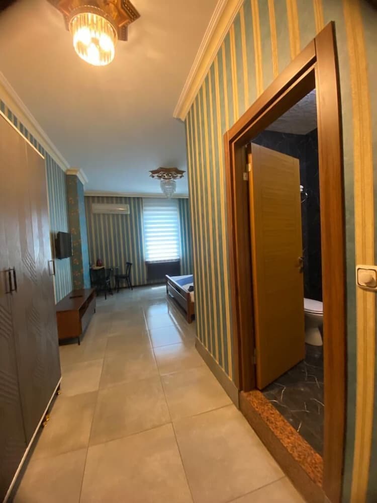 Deluxe Double Room - Photo 11
