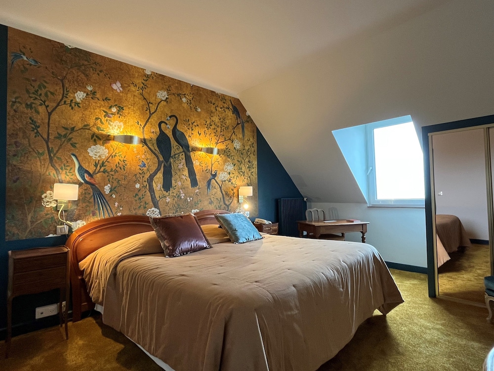 Standard King Size or Twin Room