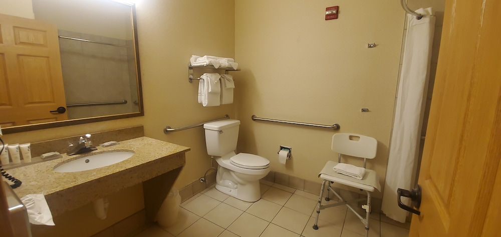 Room, 2 Queen Beds, Accessible, Non Smoking (Roll-In Shower) - Photo 6