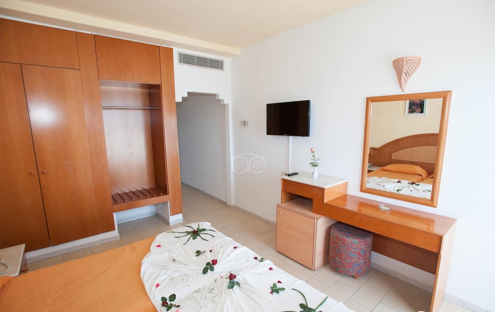 Triple Room, Sea View photo 2
