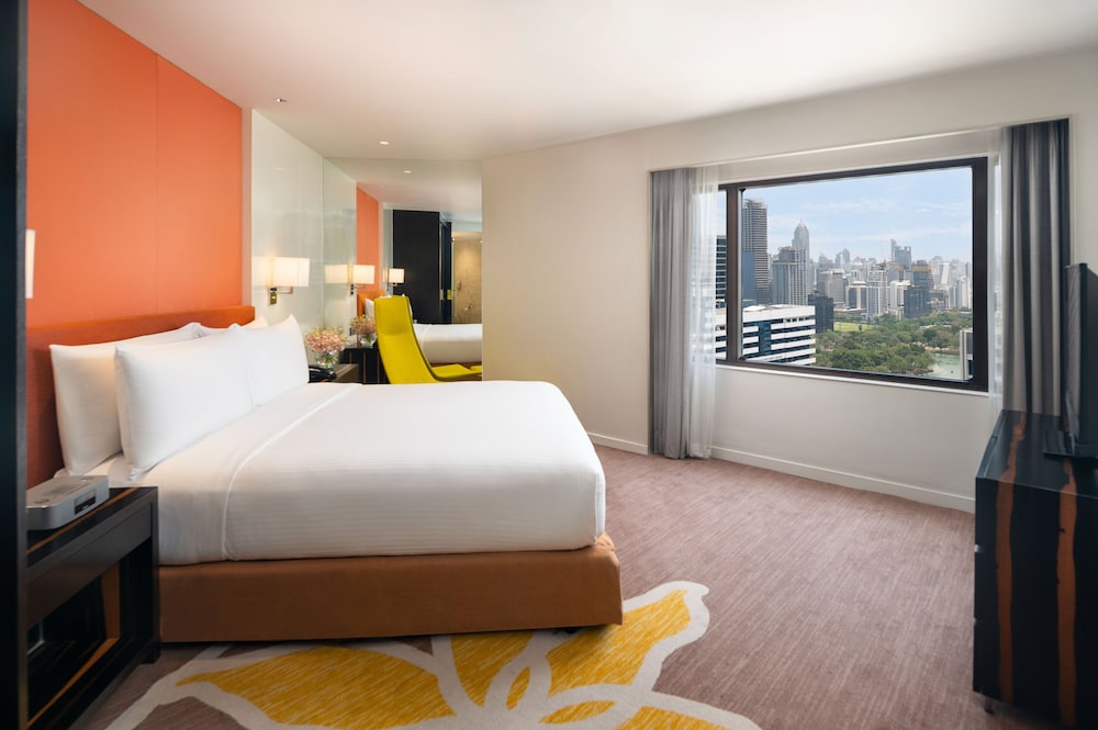 Junior Suite, 1 King Bed, Smoking (Lumpini View) photo 1