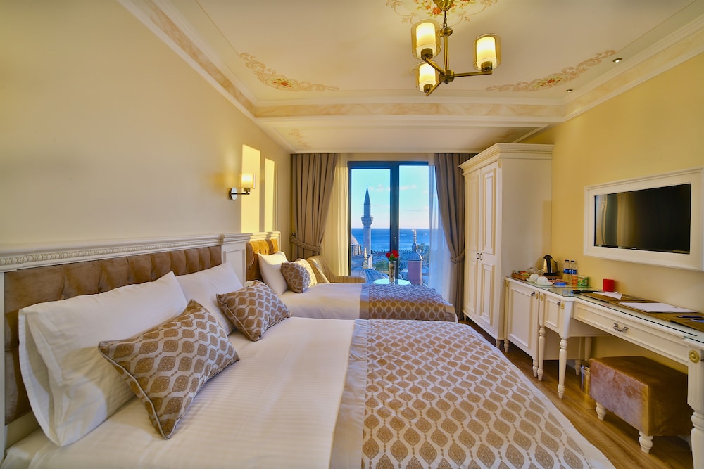 Family Room, Sea Facing photo 1