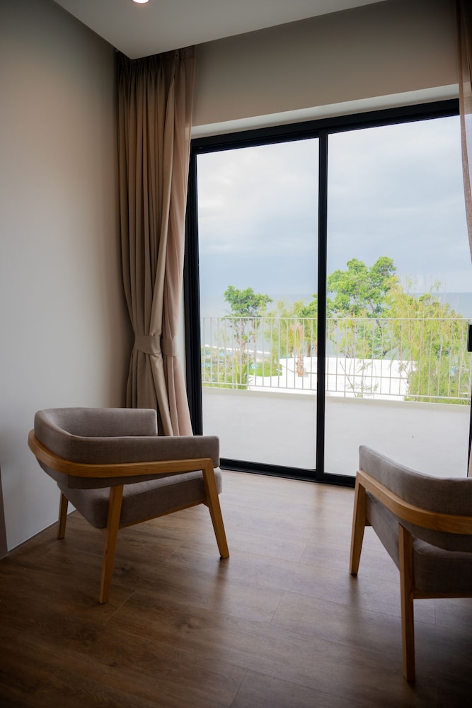 2 Bedroom Ocean View Suite - Photo 6