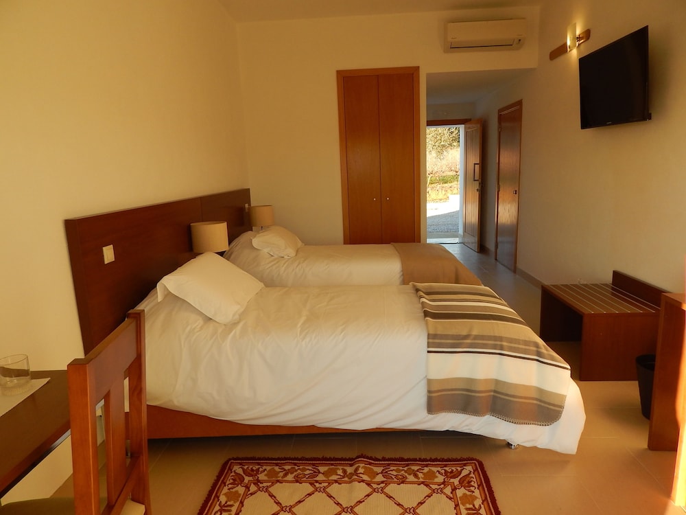 Comfort Twin Room, 2 Twin Beds, Accessible, Vineyard View photo 2