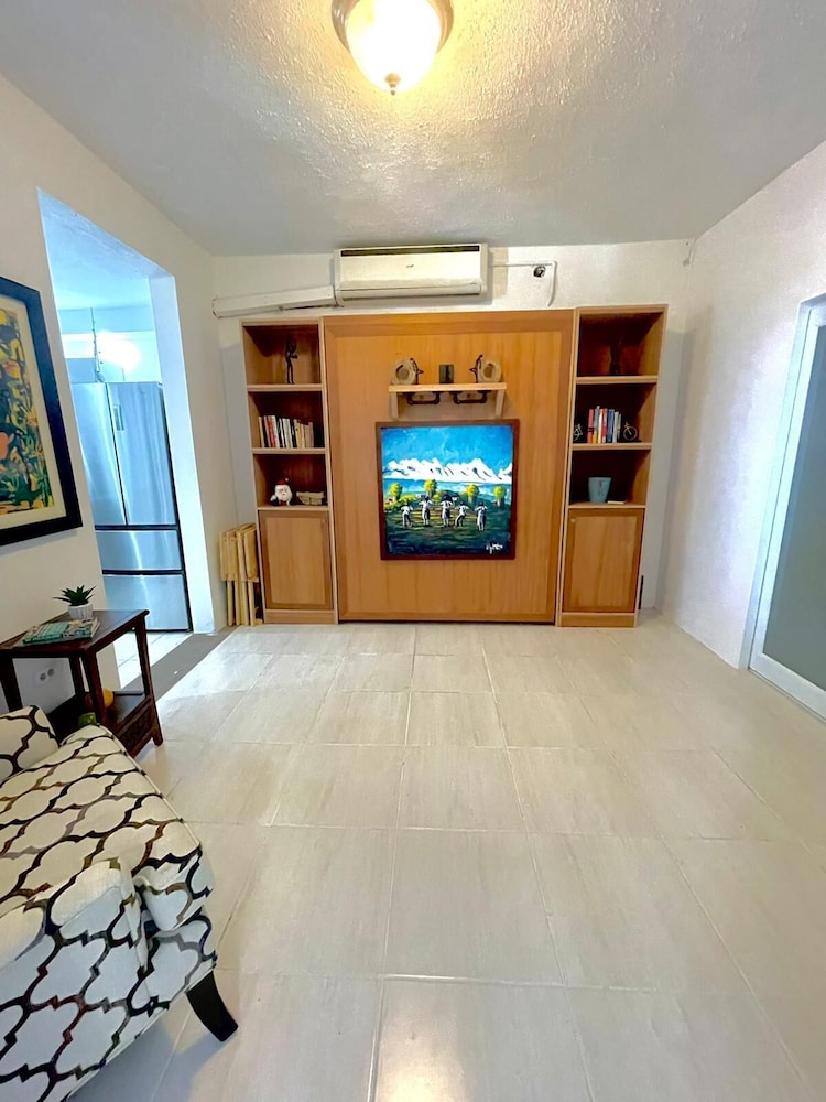 Basic Apartment photo 1