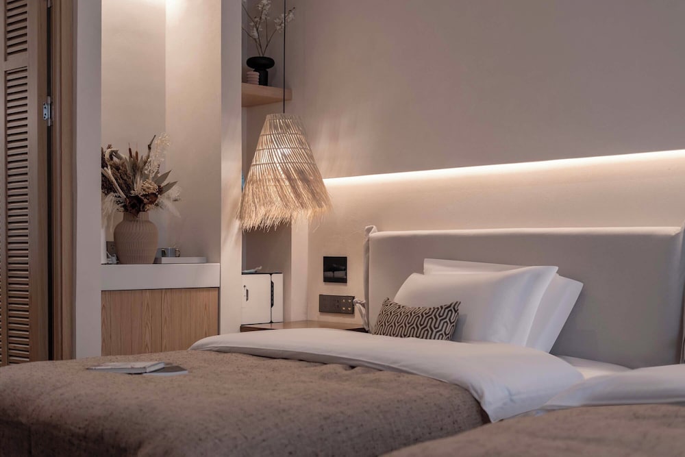 Comfort Twin Room, City View photo 1