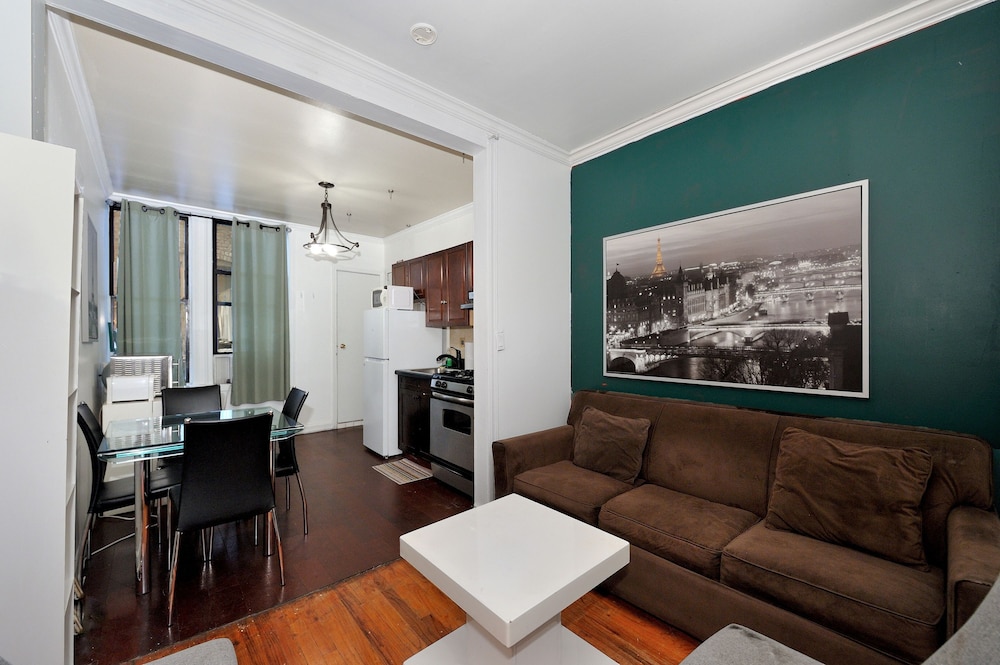 Apartment photo 1