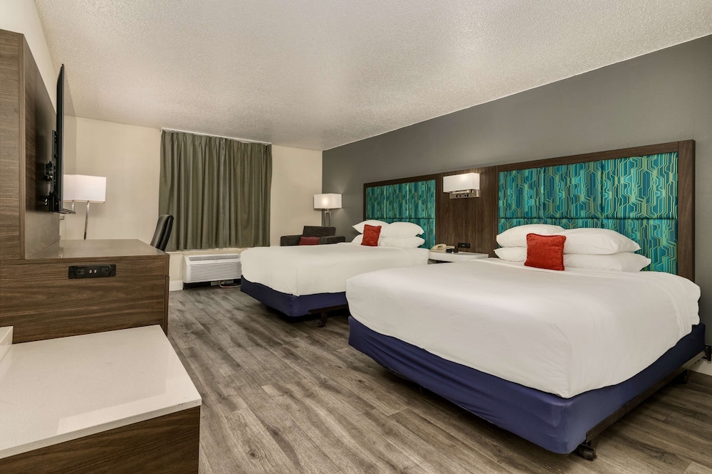 Premium Room, 2 Queen Beds photo 1