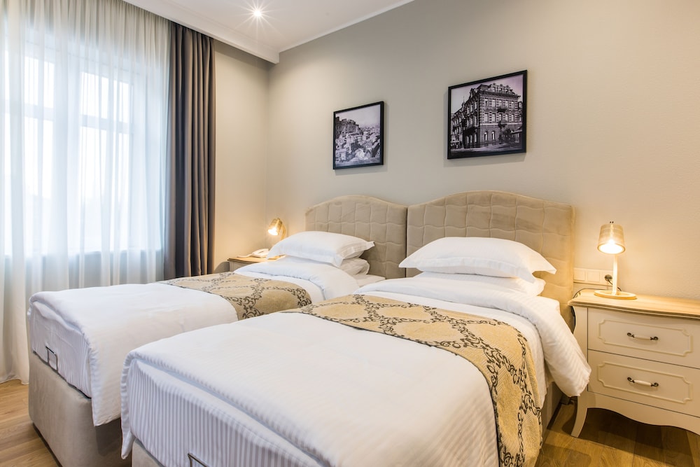Standard Twin Room - Photo 1