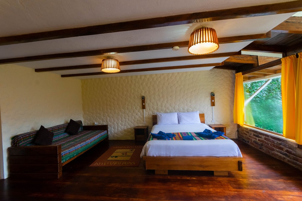 Superior Room, 1 Queen Bed photo 2