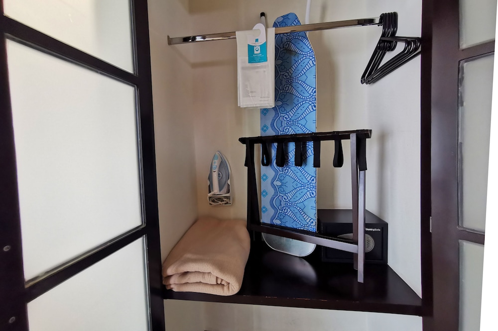 Room, 2 Double Beds, Partial Ocean View - Photo 6