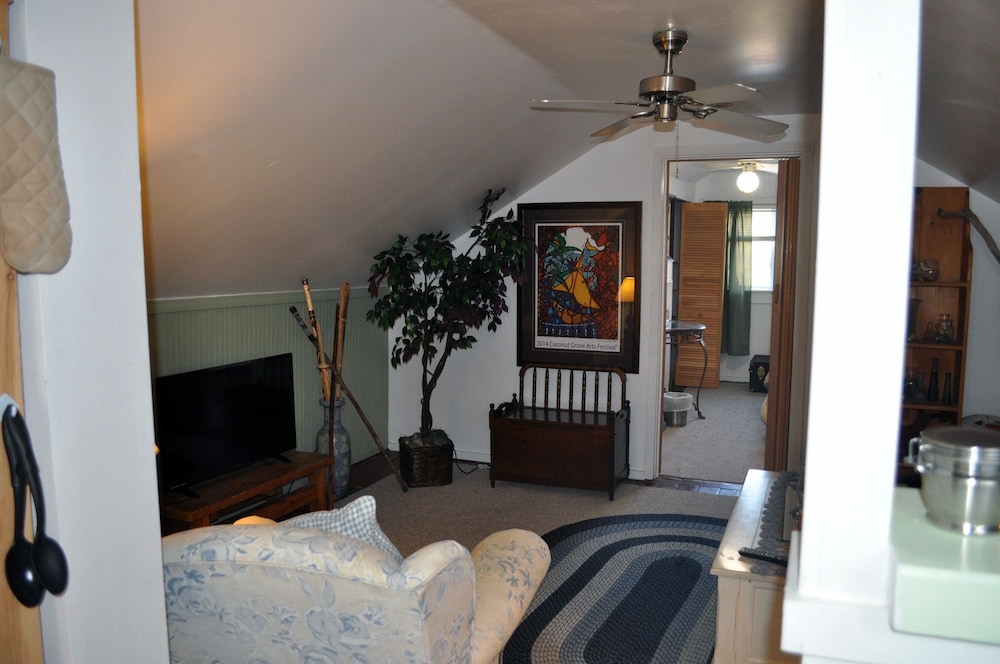 Apartment, 1 Queen Bed with Sofa bed photo 2