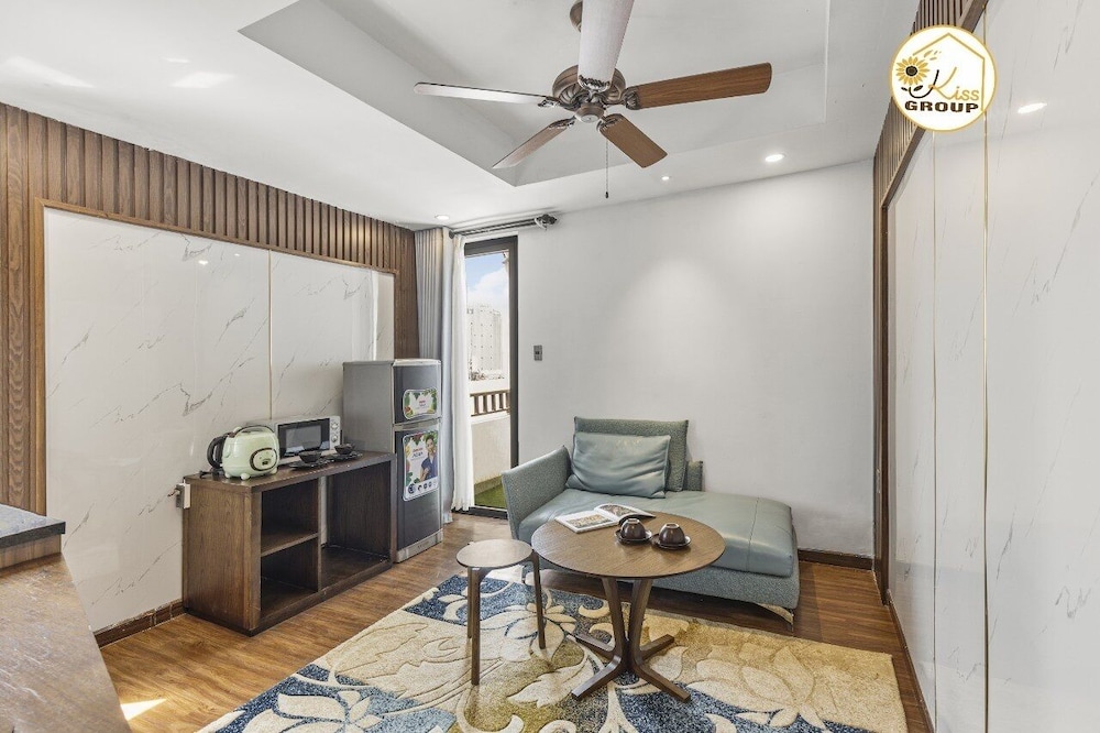 Apartment, 1 Bedroom, Bathtub, City View - Photo 4