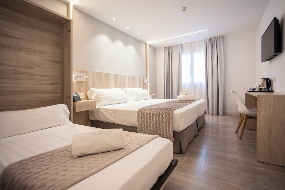 Family Triple Room - Photo 1