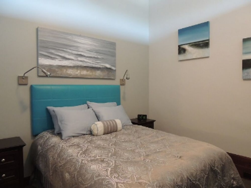 Luxury Suite, Private Bathroom (The Huron) photo 1