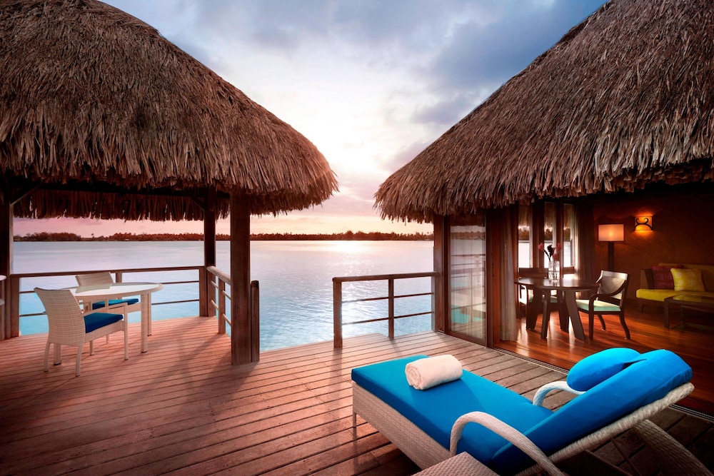 Deluxe Villa, 1 King Bed, Overwater (view)