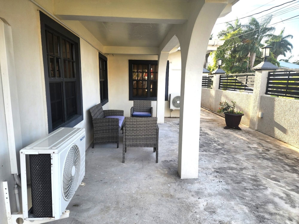 Luxury Apartment, 3 Bedrooms, Patio, Courtyard View photo 1