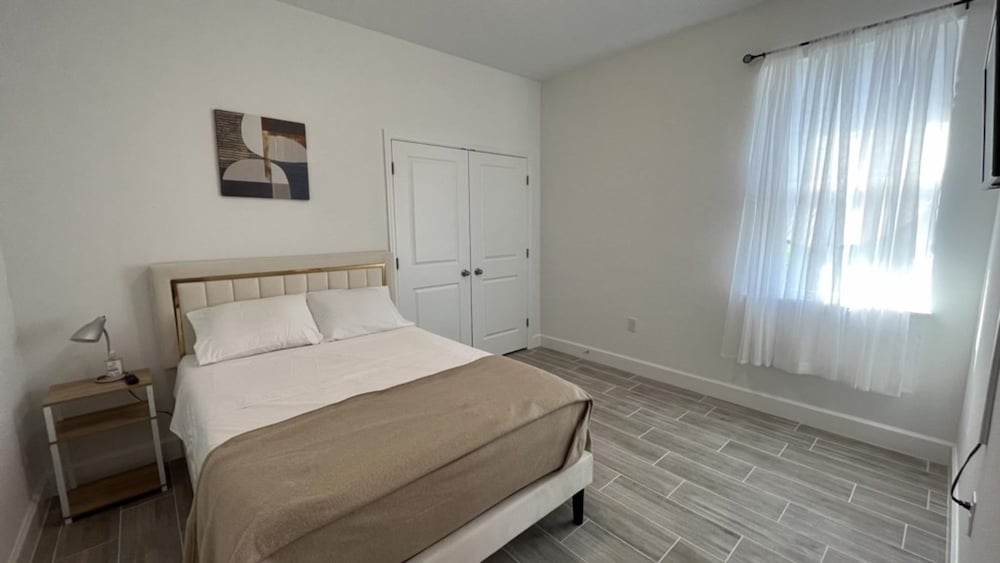 Brand New Spacious 3 Bedroom Home, Billede 34