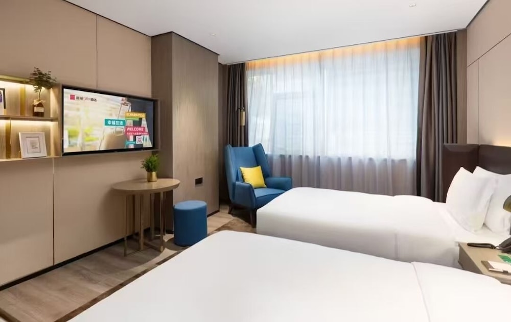 Basic Twin Room, City View