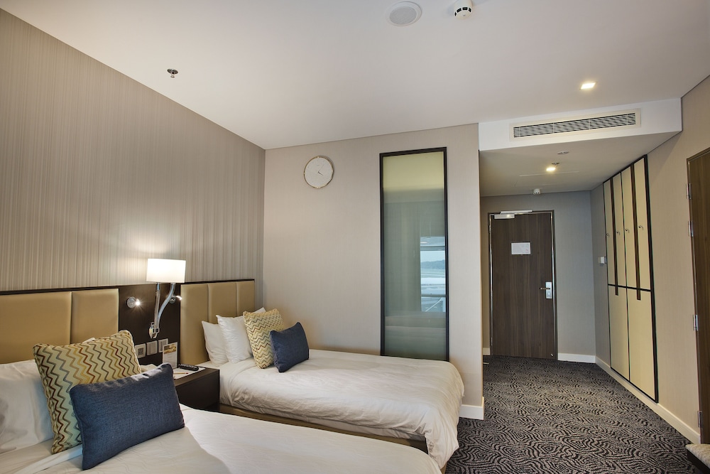 Twin Room (6 Hours Usage) photo 3