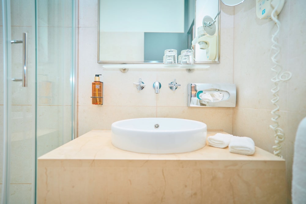 Deluxe Double Room, 1 Double Bed, Balcony, Sea View - Photo 9