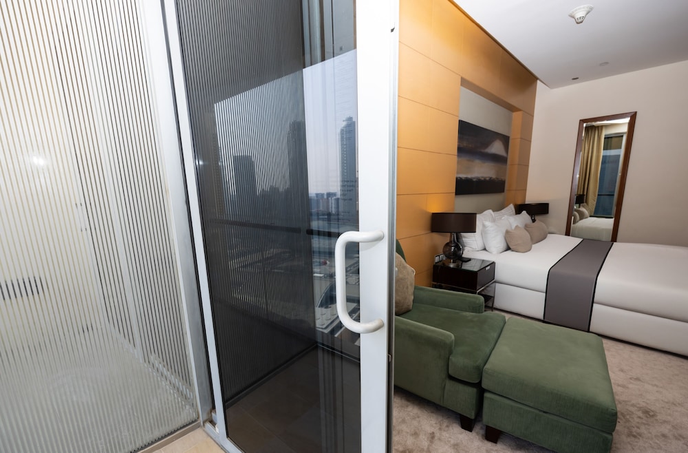 Exquisite One-Bedroom Apartment (Dubai Mall) photo 2